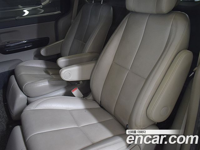 Kia Canival 2016 — photo 3