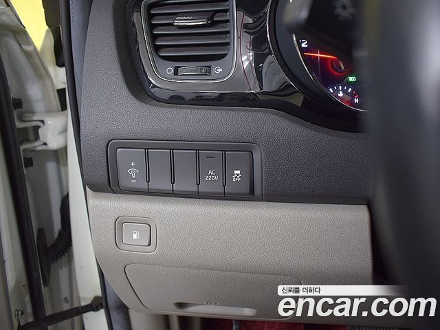 Kia Canival 2016 — photo 7