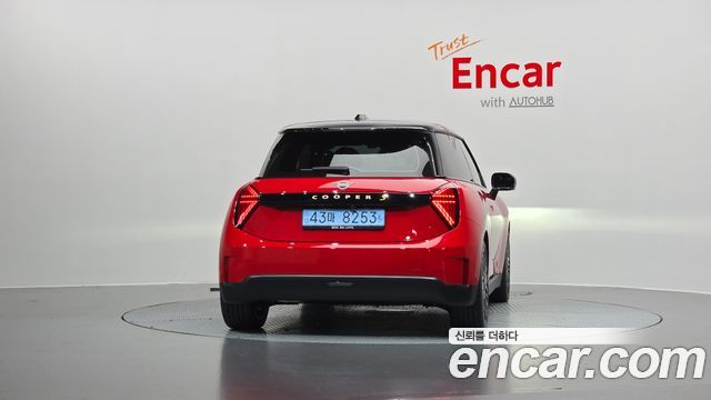 Mini Cooper 2024 — photo 4