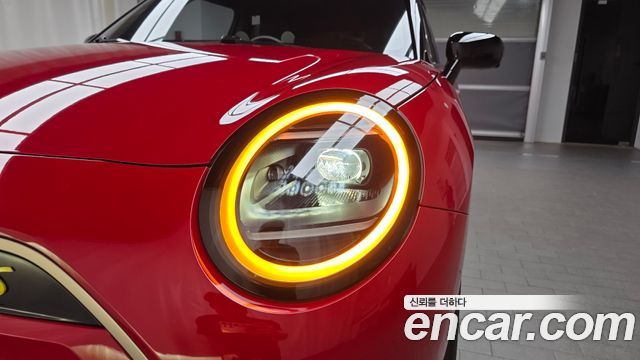 Mini Cooper 2024 — photo 8