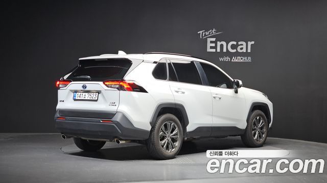 Toyota RAV4 2024 — photo 2