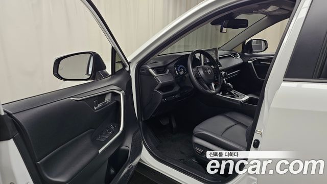 Toyota RAV4 2024 — photo 10