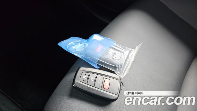 Toyota RAV4 2024 — photo 16