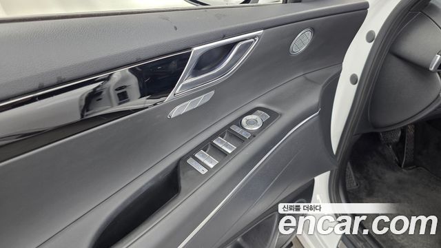 Genesis GV80 2020 — photo 35