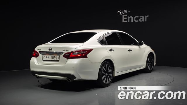 Nissan Altima 2018 — photo 2