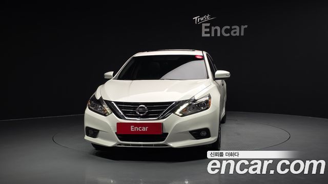 Nissan Altima 2018 — photo 3