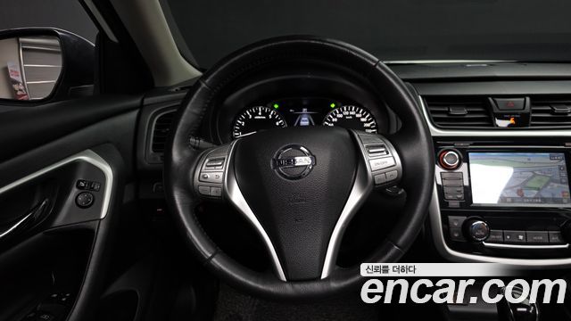 Nissan Altima 2018 — photo 19