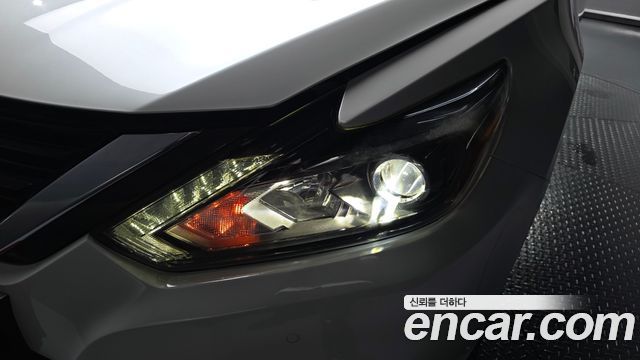 Nissan Altima 2018 — photo 8