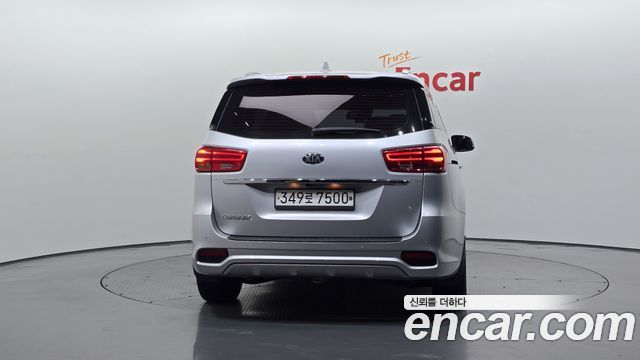 Kia Canival 2019 — photo 4