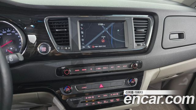 Kia Canival 2019 — photo 14