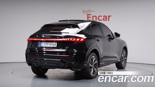 Audi Q5 2025 — photo 2
