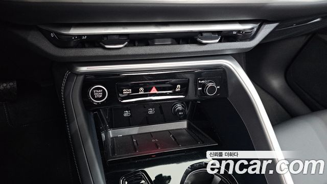 Audi Q5 2025 — photo 37