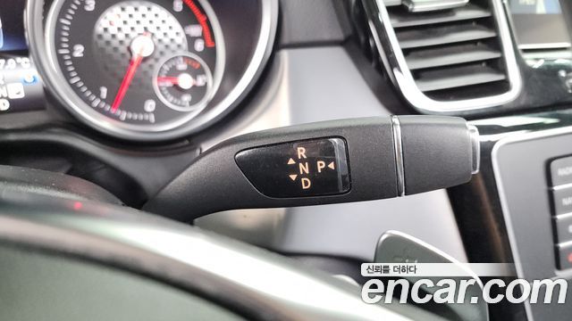 Mercedes-Benz GLE-Class 2017 — photo 9
