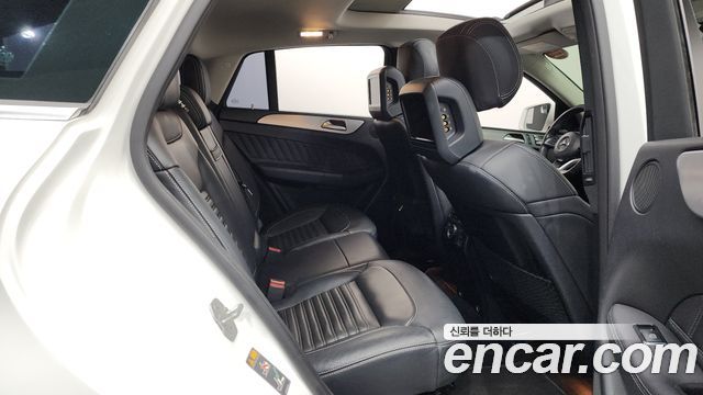 Mercedes-Benz GLE-Class 2017 — photo 12