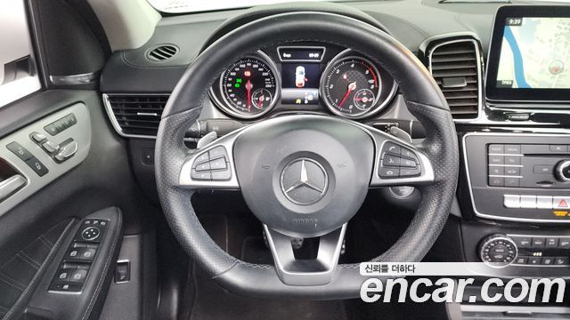 Mercedes-Benz GLE-Class 2017 — photo 15