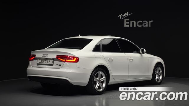 Audi A4 2015 — photo 2