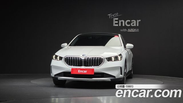 BMW 5-Series 2024 — photo 3