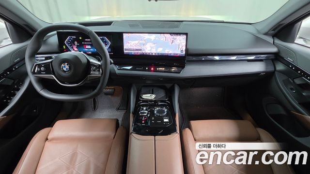 BMW 5-Series 2024 — photo 10