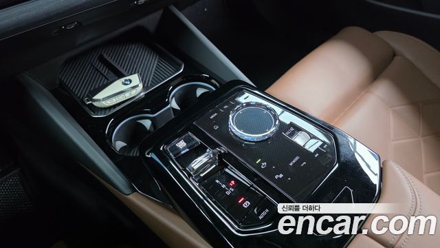 BMW 5-Series 2024 — photo 12