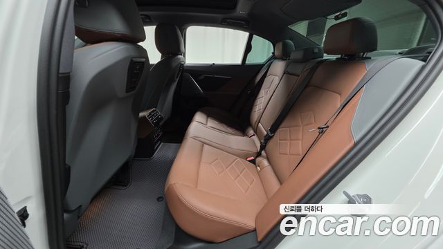 BMW 5-Series 2024 — photo 18