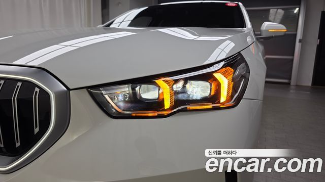 BMW 5-Series 2024 — photo 8