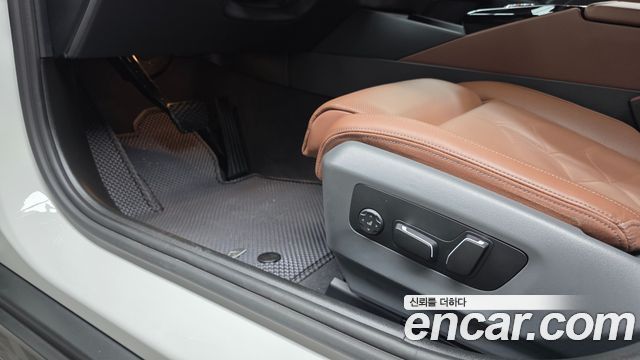 BMW 5-Series 2024 — photo 29