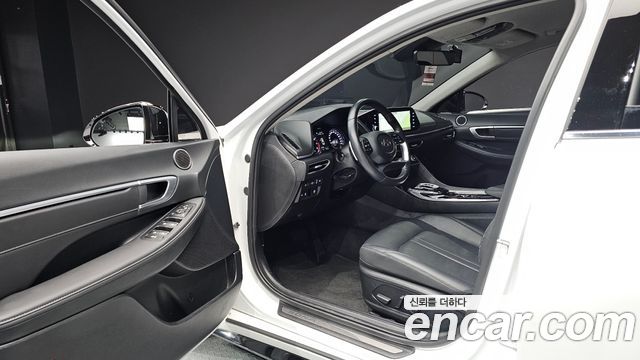 Hyundai Sonata 2022 — photo 13