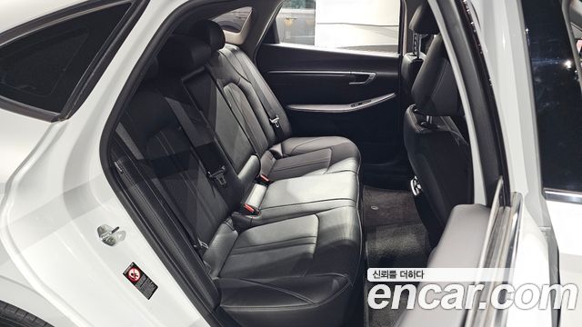 Hyundai Sonata 2022 — photo 17