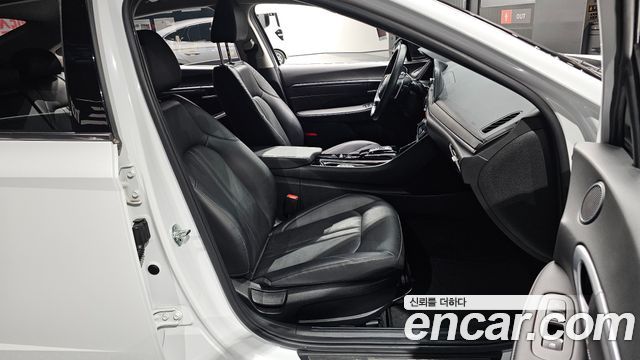 Hyundai Sonata 2022 — photo 16