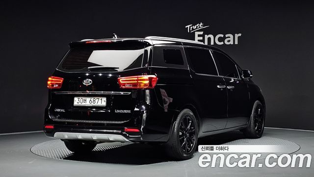 Kia Canival 2019 — photo 2