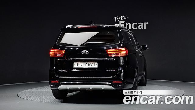 Kia Canival 2019 — photo 4