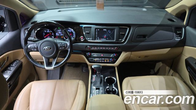 Kia Canival 2019 — photo 10