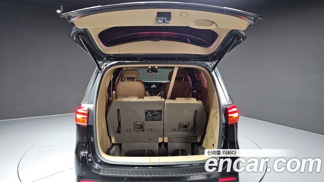 Kia Canival 2019 — photo 26
