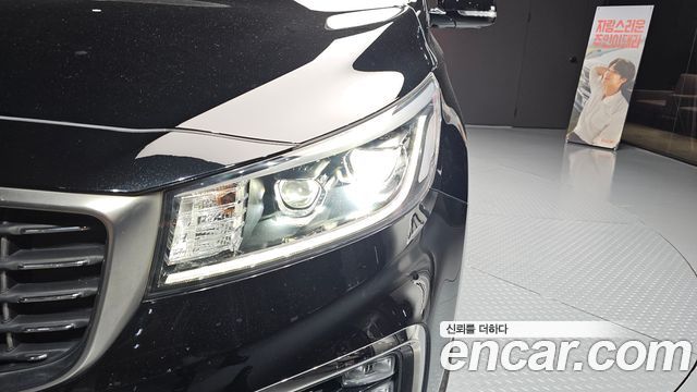 Kia Canival 2019 — photo 8