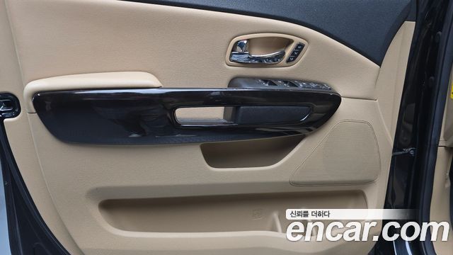 Kia Canival 2019 — photo 14