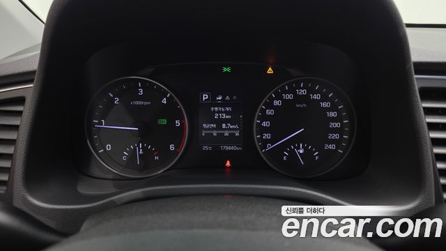 Hyundai AVANTE 2017 — photo 11