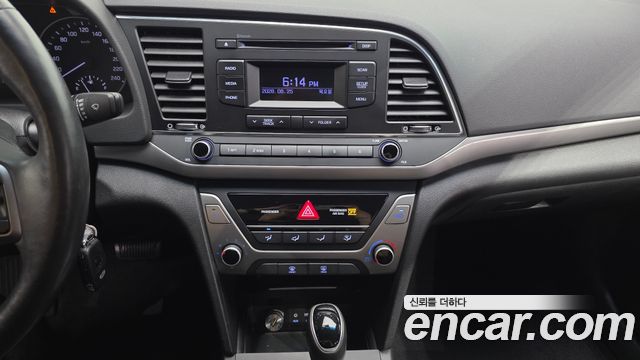 Hyundai AVANTE 2017 — photo 20
