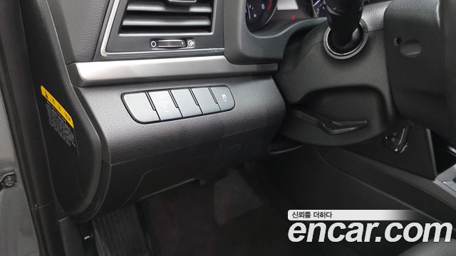 Hyundai AVANTE 2017 — photo 23