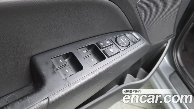 Hyundai AVANTE 2017 — photo 25