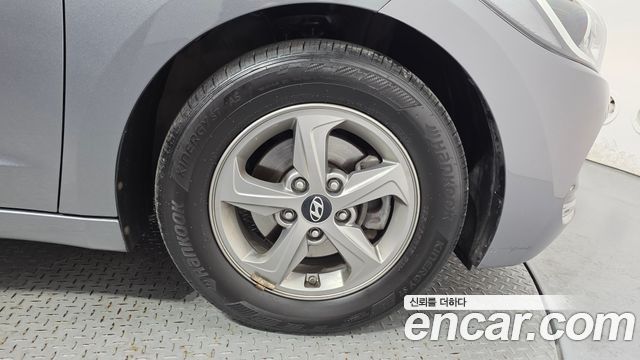 Hyundai AVANTE 2017 — photo 7