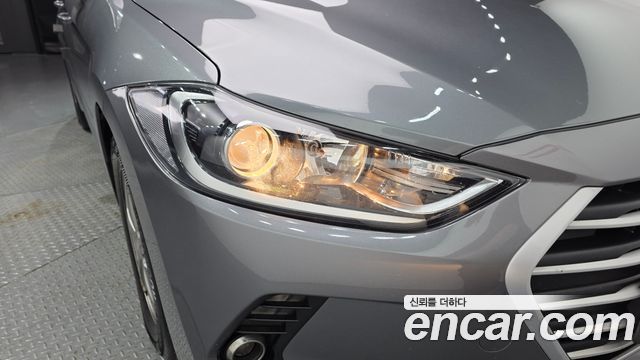 Hyundai AVANTE 2017 — photo 8