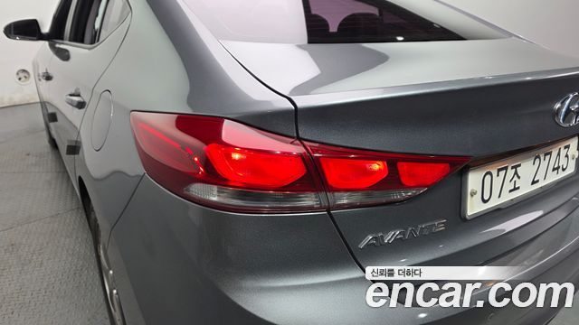 Hyundai AVANTE 2017 — photo 9