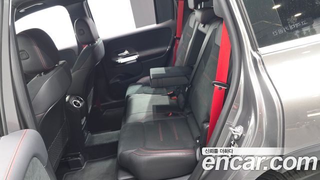 Mercedes-Benz GLB-Class 2021 — photo 18