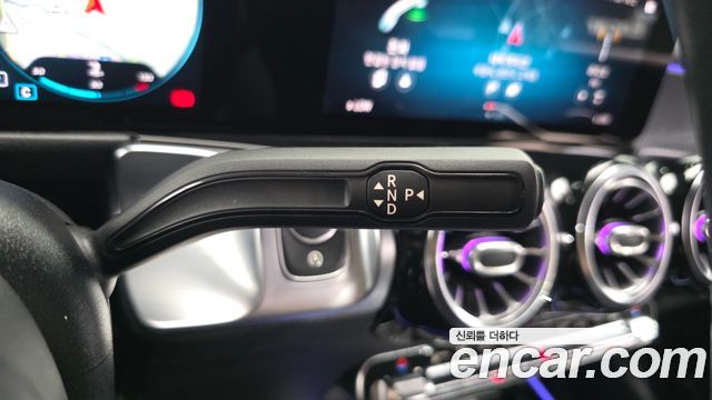 Mercedes-Benz GLB-Class 2021 — photo 25