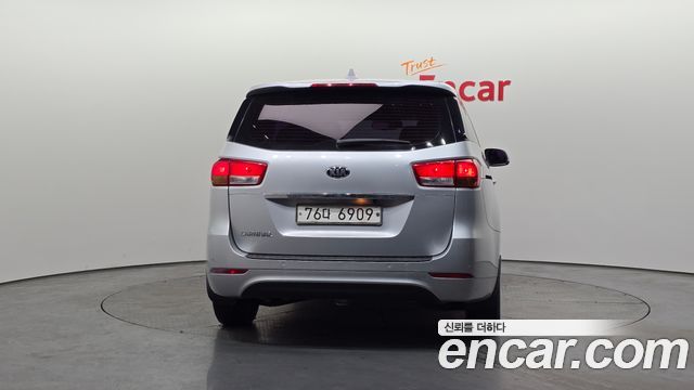 Kia Canival 2017 — photo 4