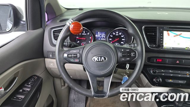 Kia Canival 2017 — photo 13