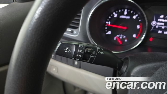 Kia Canival 2017 — photo 19
