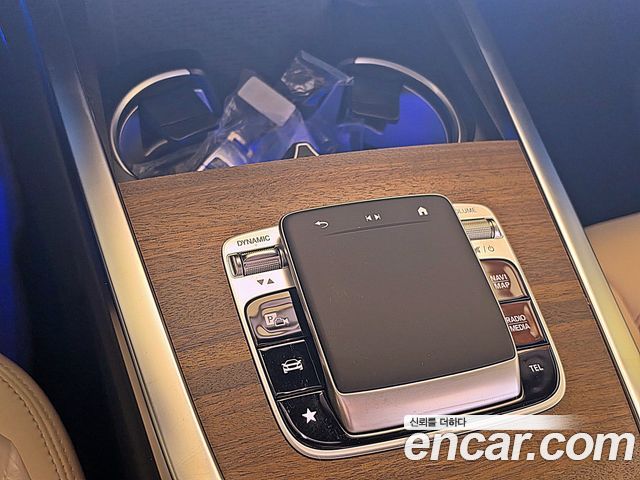 Mercedes-Benz G-Class 2026 — photo 15