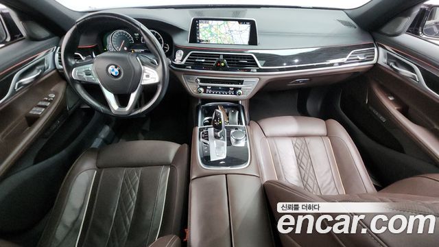 BMW 7-Series 2017 — photo 7