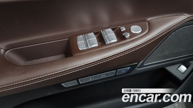 BMW 7-Series 2017 — photo 18